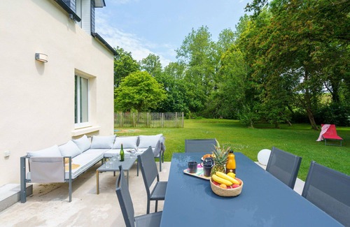 Plovan Casa | Maravillosa casa de vacaciones privada para 5 personas con WIFI, TV y terraza