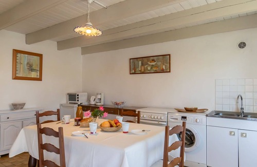 Plogoff Casa | Casa de vacaciones privada con TV, terraza, mascotas permitida, vista panorámica, aparcamiento