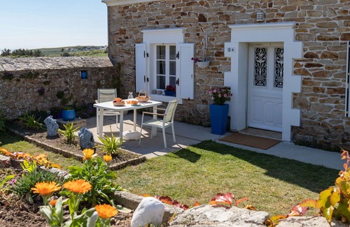 Plogoff Casa | Casa de vacaciones privada con TV, terraza, mascotas permitida, vista panorámica, aparcamiento