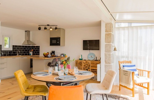 Locquirec Casa | Estupenda casa de vacaciones privada para 4 personas con WIFI, TV, patio y mascotas permitida
