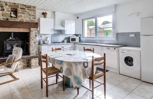 Plerguer Casa | Preciosa casa de vacaciones privada con WIFI, TV, terraza, mascotas permitida y aparcamiento