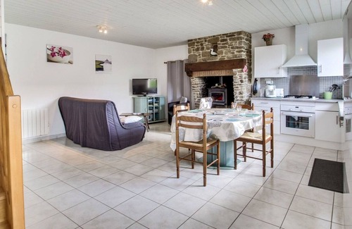 Plerguer Casa | Preciosa casa de vacaciones privada con WIFI, TV, terraza, mascotas permitida y aparcamiento