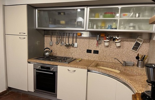 Marliana Villa | Casa de vacaciones privada con WIFI, piscina privada, TV, veranda, vista panorámica, aparcamiento
