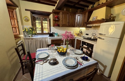 Pescaglia Villa | Casa de vacaciones privada con WIFI, piscina privada, TV, vista panorámica, cerca de Lucca