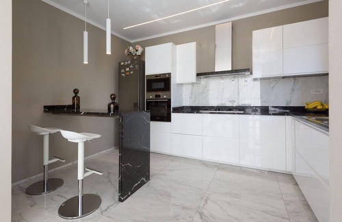 Querceta Villa | Casa de vacaciones privada con WIFI, piscina privada, A/C, TV, cerca de Forte Dei Marmi