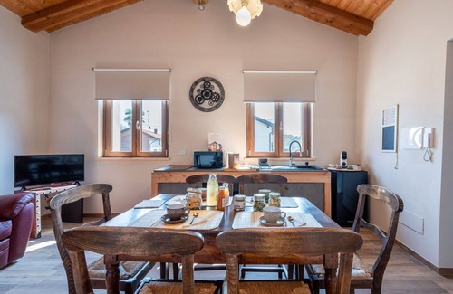 Verzuolo Casa | Maravillosa casa de vacaciones privada para 4 personas con WIFI, TV y patio
