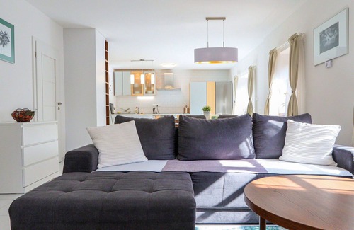 Petrov Villa | Maravillosa casa de vacaciones privada con piscina privada, WIFI, TV, terraza y mascotas permitida