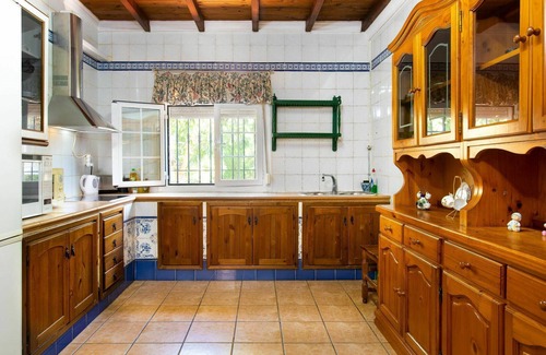 Nigüelas Casa | Estupenda casa de vacaciones privada para 6 personas con WIFI, A/C, piscina privada, TV y patio