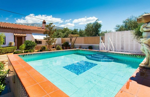 Nigüelas Casa | Estupenda casa de vacaciones privada para 6 personas con WIFI, A/C, piscina privada, TV y patio