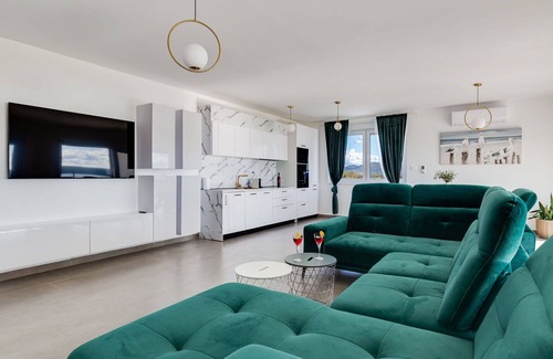 Maslenica Villa | Maravillosa casa de vacaciones privada para 6 personas con WIFI, A/C, TV y terraza