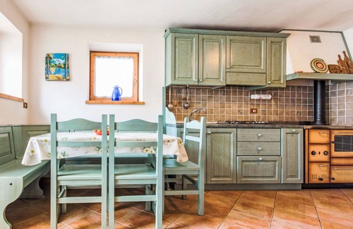 Borgo Valsugana Casa | Preciosa casa de vacaciones privada con WIFI, TV, patio, mascotas permitida y vista panorámica