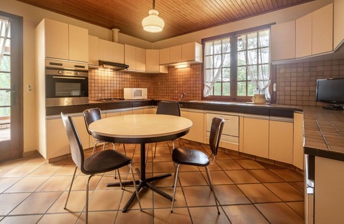 Mimizan Casa | Preciosa casa de vacaciones privada con WIFI, TV, terraza, mascotas permitida y aparcamiento