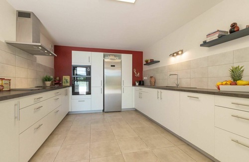 Valreas Casa | Estupenda casa de vacaciones privada con piscina privada, A/C, WIFI, TV, terraza y aparcamiento