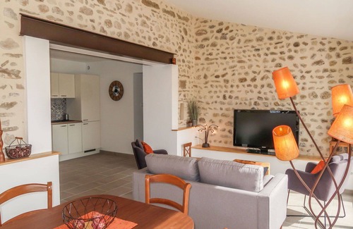 Valreas Casa | Estupenda casa de vacaciones privada con piscina privada, A/C, WIFI, TV, terraza y aparcamiento
