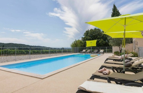 Valreas Casa | Estupenda casa de vacaciones privada con piscina privada, A/C, WIFI, TV, terraza y aparcamiento