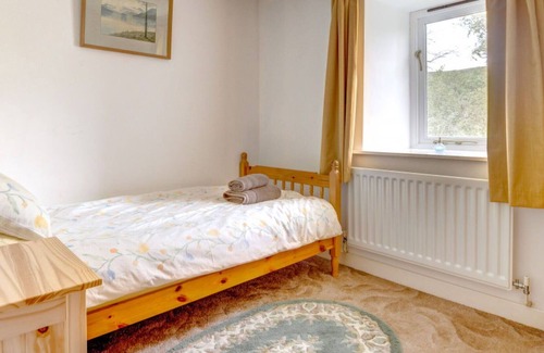 Alston Casa | Estupenda casa de vacaciones privada con TV, patio, mascotas permitida y aparcamiento