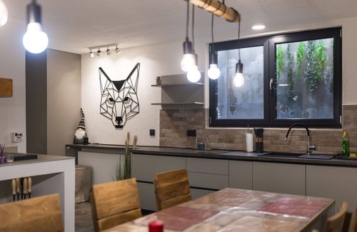 Kupjak Casa | Maravillosa casa de vacaciones privada con A/C, WIFI, bañera de hidromasaje, TV y terraza