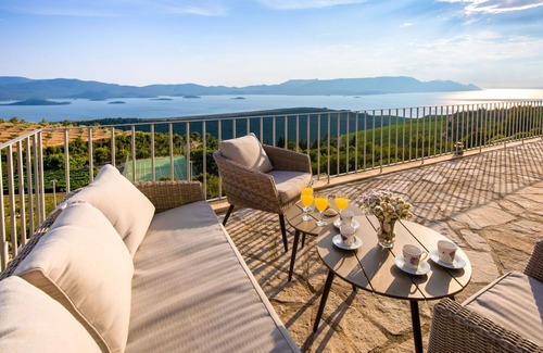 Slivno Villa | Casa de vacaciones privada con WIFI, piscina privada, jacuzzi, A/C, TV, terraza, mascotas permitida