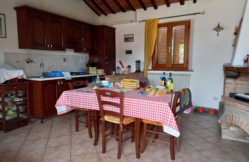Cortona Old Town Villa | Casa de vacaciones privada con A/C, piscina privada, WIFI, TV, patio, vista panorámica