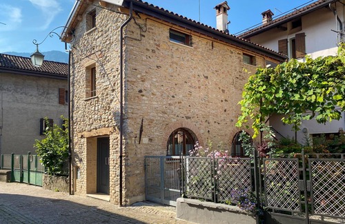 Feltre Casa | Preciosa casa de vacaciones privada para 4 personas con A/C, WIFI y TV