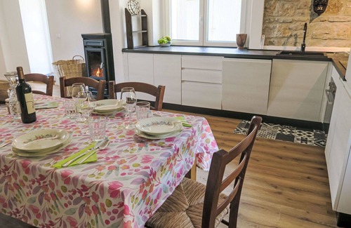 Pulfero Casa | Preciosa casa de vacaciones privada para 7 personas con A/C, TV y mascotas permitida