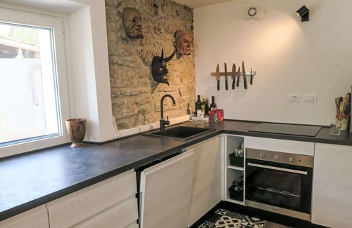 Pulfero Casa | Preciosa casa de vacaciones privada para 7 personas con A/C, TV y mascotas permitida