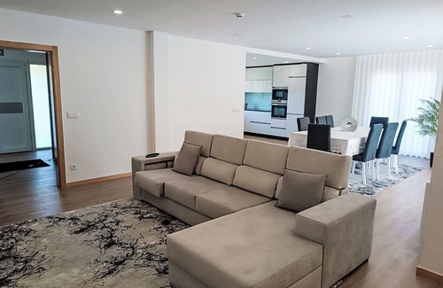 Esposende Villa | Maravillosa casa de vacaciones privada con WIFI, piscina privada, TV, patio y vista panorámica