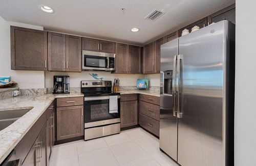 Ocean View Halifax Estates Condominio | Stunning River & Ocean 9th Floor Views in our Comfortable Coastal Retreat