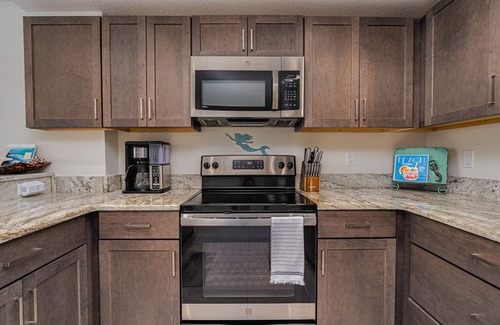 Ocean View Halifax Estates Condominio | Stunning River & Ocean 9th Floor Views in our Comfortable Coastal Retreat