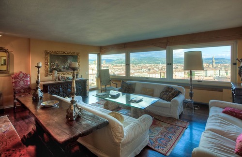 San Giovanni Apartamento | Impresionante renovado Cental Penthouse w / vistas impresionantes! 5 terrazas y 5 minutos a la ciudad