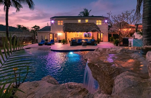Lake Worth Casa | Retiro impresionante. Piscina, cascada, playa. 3 BD