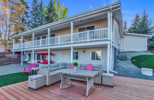 West Edmonton Apartamento | Stunning River View Home, King Bed, Golf, Firepit