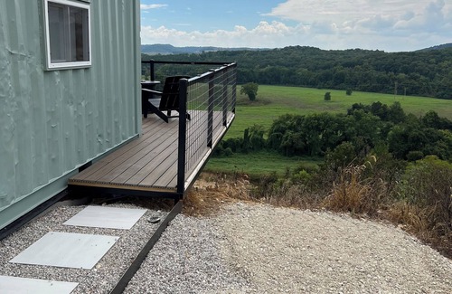 King's River Township Apartamento | Stunning River View Shipping Container near Eureka Springs