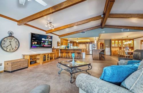 Holiday Shores Casa | Stunning Riverfront Home with Pool