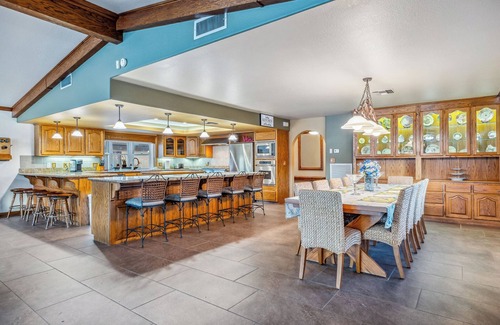 Holiday Shores Casa | Stunning Riverfront Home with Pool