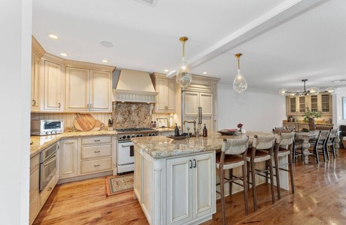 Napa Condominio | Stunning Riverfront Retreat