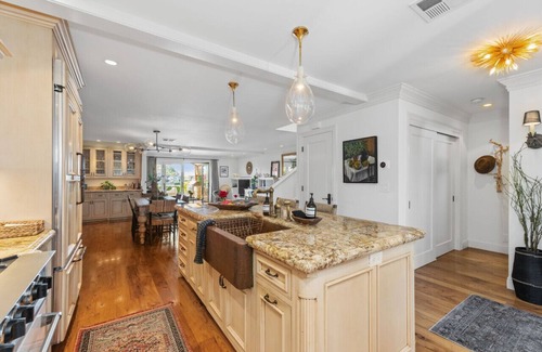 Napa Condominio | Stunning Riverfront Retreat
