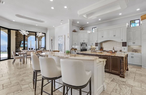 Yacht Club Casa | Stunning Riverfront Luxury, Heated Pool & Spa - Villa Brielle - Roelens