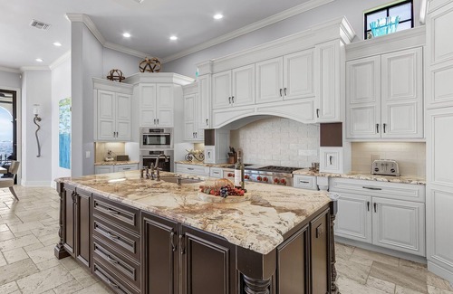 Yacht Club Casa | Stunning Riverfront Luxury, Heated Pool & Spa - Villa Brielle - Roelens