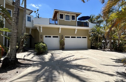 Vero Beach Casa | Stunning Riverfront Home with Private Beach and in Close Proximity to the Ocean.