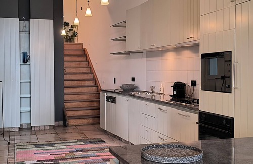 Linkeroever Apartamento | Stunning Riverview apartment