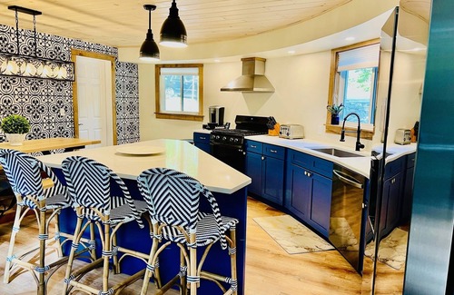 Gilford Casa | Stunning round house Winnipesaukee/Gunstock escape