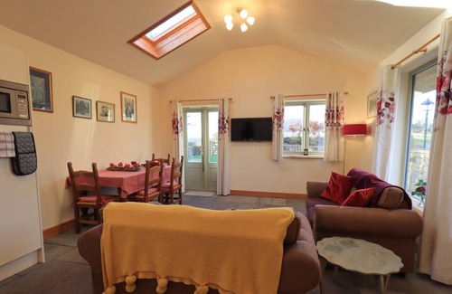 Carnforth Casa | Stunning rural cottage. Home from home. Dogs welcome.