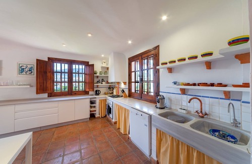 Valle de Lecrín Villa | Impresionante villa rural en el valle de Lecrín con piscina privada de tamaño familiar