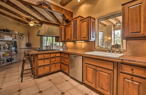 West Alameda Casa | ¡NUEVO! Impresionante casa de Santa Fe con piscina cubierta
