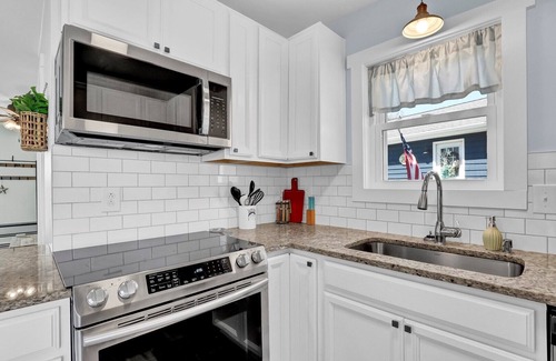 Sneads Ferry Casa | Stunning Second Row Duplex, Easy Beach Access, Pet-friendly