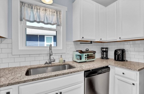 Sneads Ferry Casa | Stunning Second Row Duplex, Easy Beach Access, Pet-friendly