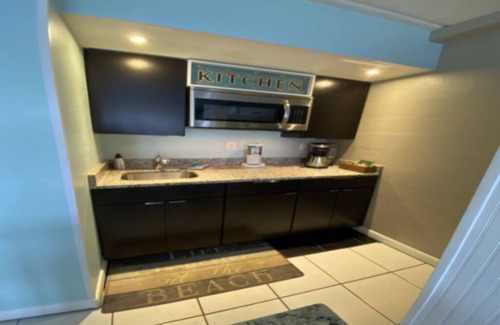 Crescent Beach Apartamento | Stunning Seaside Studio Condo With King Bed & Heated Pool, Steps To Beach!