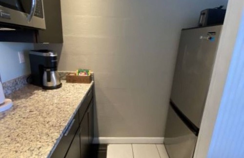 Crescent Beach Apartamento | Stunning Seaside Studio Condo With King Bed & Heated Pool, Steps To Beach!