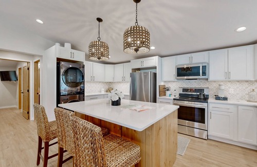 Deadwood Cabina | Stunning secluded cabin / ATV trails / Pond views / Hot tub / WiFi / Wildlife
